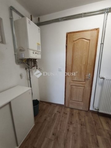 Eladó családi ház, Szigetszentmiklóson 73.5 M Ft, 3 szobás