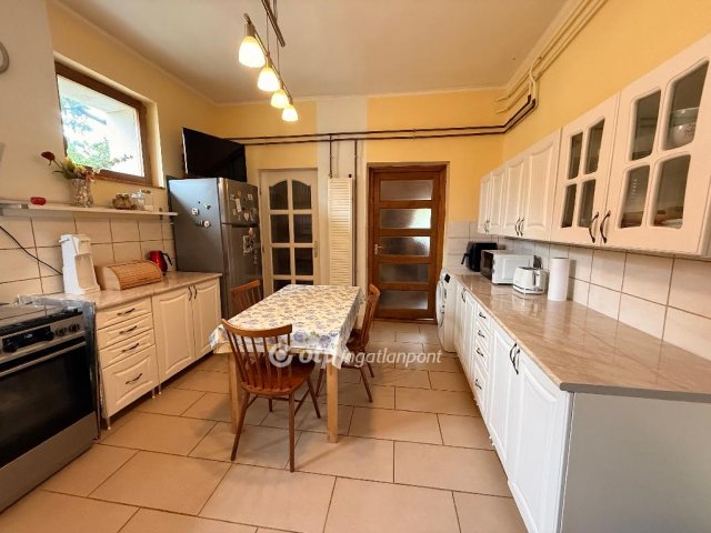 Eladó családi ház, Gödöllőn 121 M Ft, 4 szobás