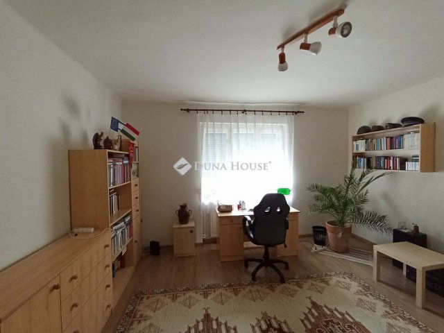 Eladó családi ház, Esztergomban, Matyasovszky utcában 135 M Ft