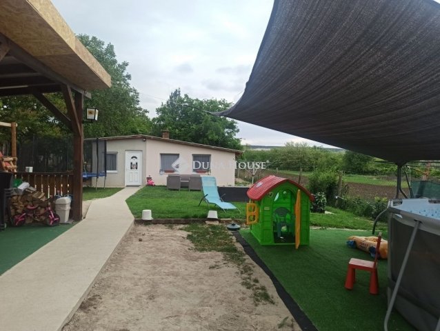 Eladó családi ház, Sóskúton 65 M Ft, 4 szobás