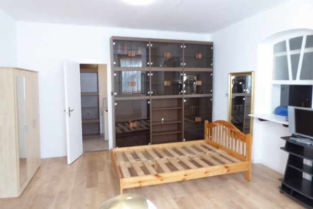 Kiadó téglalakás, albérlet, Pécsett, Majorossy Imre utcában