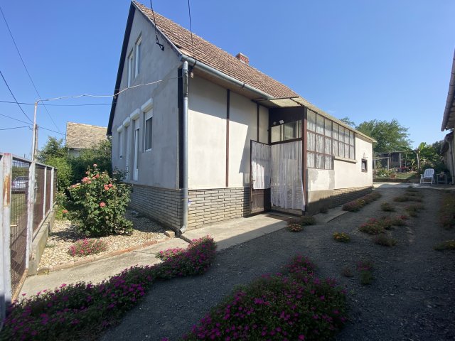 Eladó családi ház, Szűrön 30.9 M Ft, 3 szobás