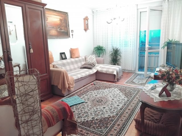 Eladó panellakás, Debrecenben 63.9 M Ft, 3 szobás