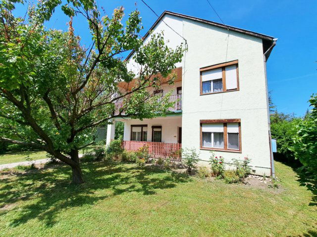 Eladó családi ház, Keszthelyen 135 M Ft, 6 szobás