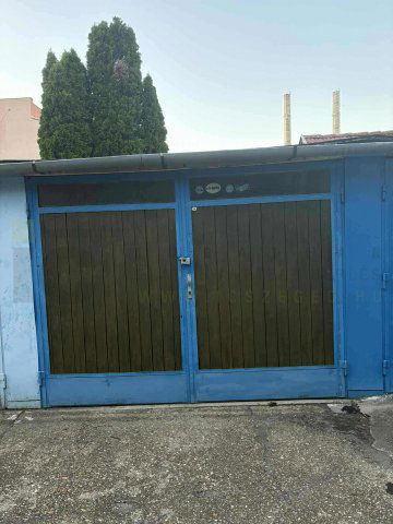 Eladó garázs, Szegeden, Bihari utcában 9.9 M Ft