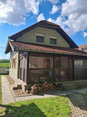 Eladó nyaraló, Szigetbecsén 99.5 M Ft, 4 szobás