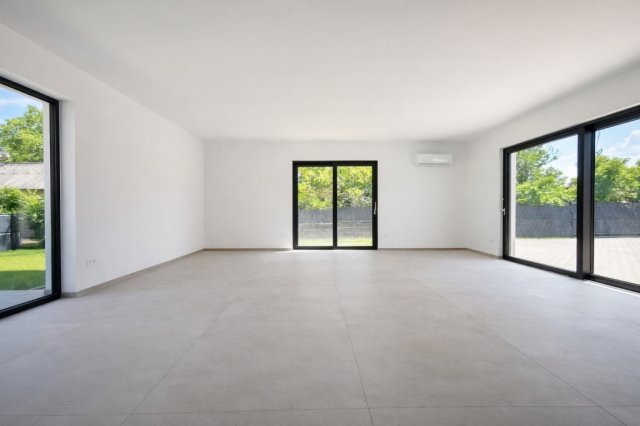 Eladó családi ház, Székesfehérvárott 199 M Ft, 5 szobás