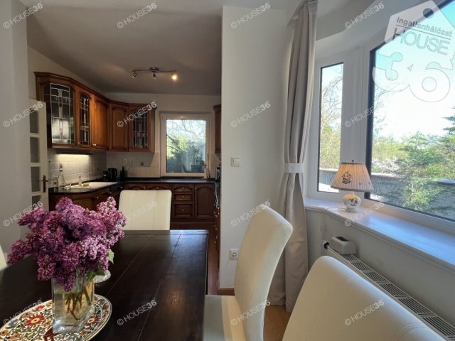 Eladó családi ház, Kecskeméten 182.8 M Ft, 7 szobás