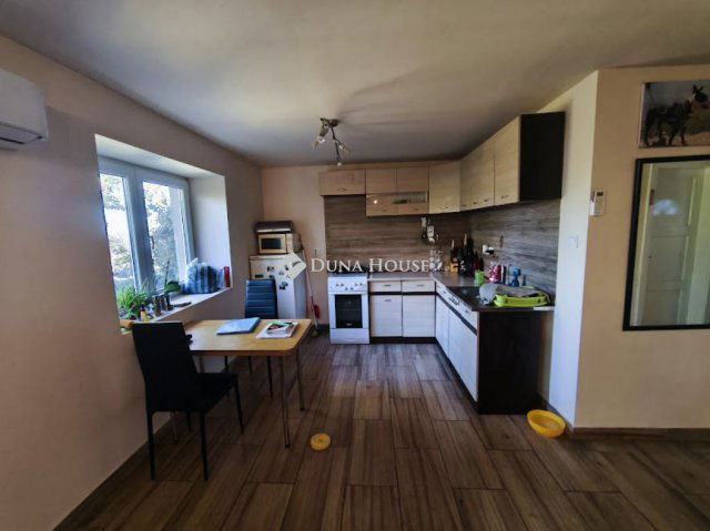 Eladó ikerház, Pécsett, Csákány utcában 37 M Ft, 2 szobás