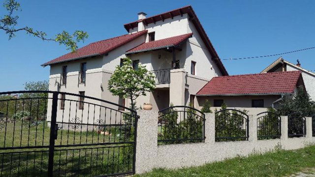 Eladó családi ház, Gyenesdiáson 90 M Ft, 1+4 szobás