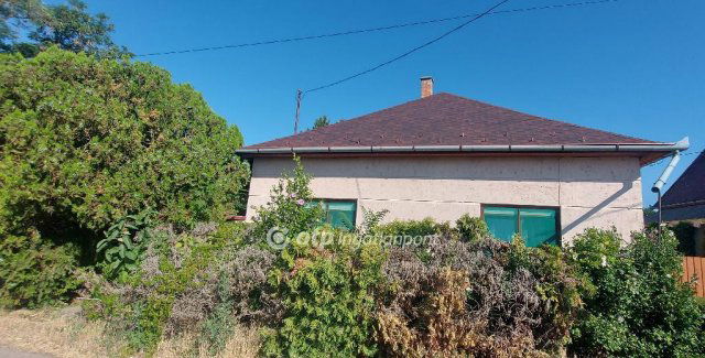 Eladó családi ház, Kunszentmártonban 23.499 M Ft, 3 szobás