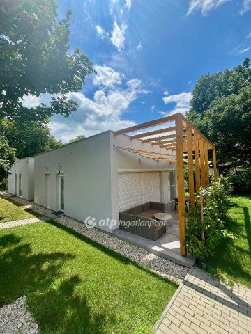 Eladó családi ház, Balatonudvariban 195 M Ft, 2+4 szobás