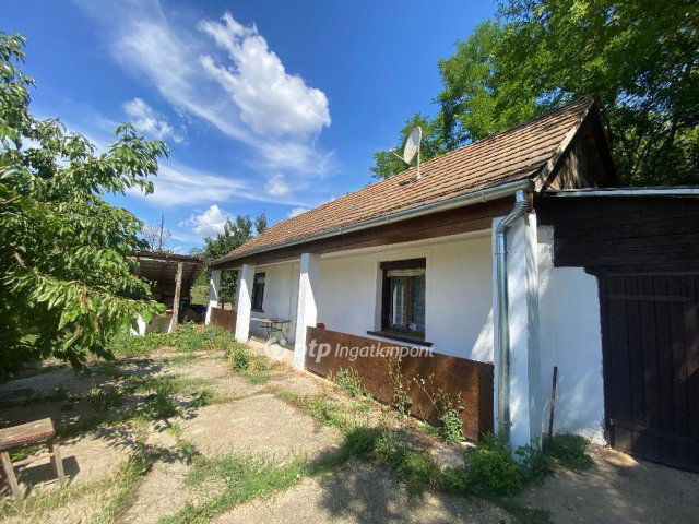 Eladó családi ház, Csesztvén 12.9 M Ft, 1 szobás