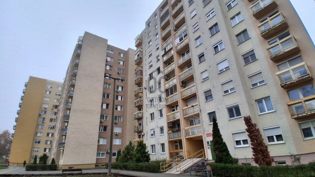 Eladó panellakás, Debrecenben 64.9 M Ft, 2 szobás