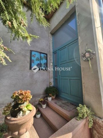 Eladó családi ház, Kecskeméten 64.99 M Ft, 3 szobás