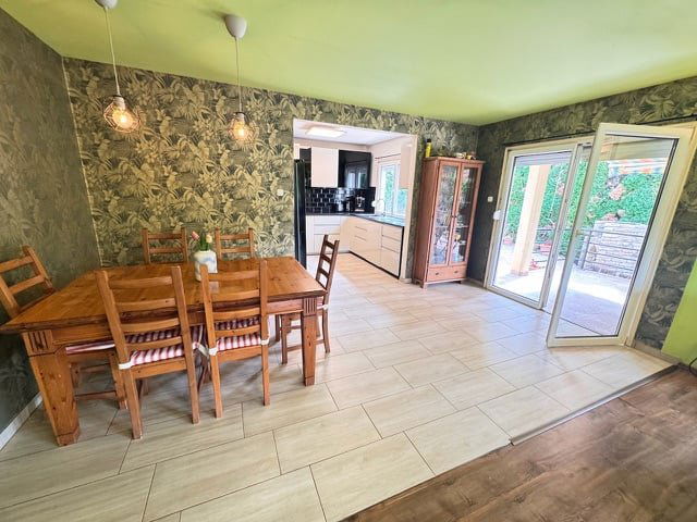 Eladó családi ház, Győrújbaráton 120 M Ft, 4 szobás