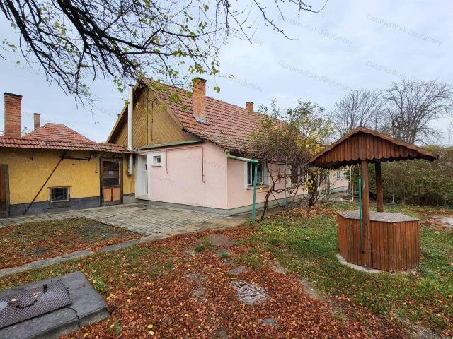 Eladó családi ház, Jászapátiban 16 M Ft, 3+1 szobás