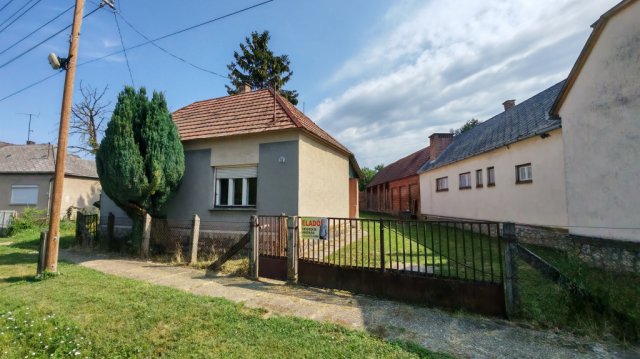 Eladó családi ház, Felsőszentmártonon 5.99 M Ft, 3 szobás
