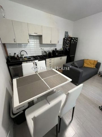 Eladó családi ház, Budapesten, X. kerületben 62.9 M Ft, 3 szobás