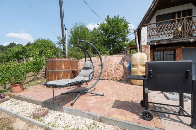 Eladó családi ház, Szomódon 14.9 M Ft, 1 szobás