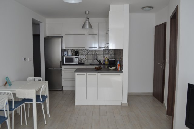 Kiadó téglalakás, albérlet, Szegeden, Nemestakács utcában