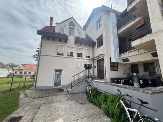 Eladó téglalakás, Bükön 42.9 M Ft, 3 szobás