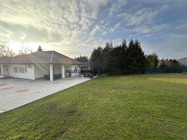 Eladó családi ház, Veresegyházon 167.99 M Ft, 4 szobás