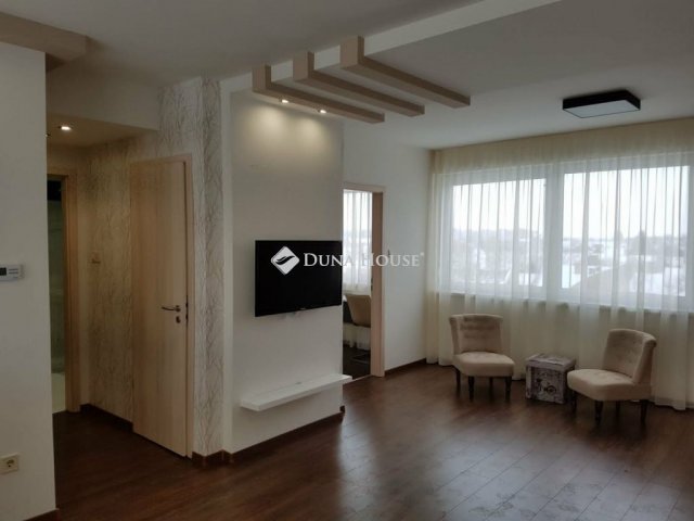Kiadó téglalakás, albérlet, Debrecenben 395 E Ft / hó, 3 szobás