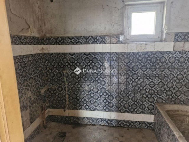 Eladó ikerház, Szegeden 58.128 M Ft, 2 szobás