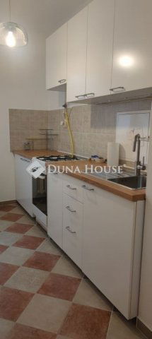 Eladó téglalakás, Székesfehérvárott 61 M Ft, 3 szobás