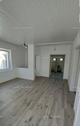 Eladó családi ház, Baracskán 98.9 M Ft, 3 szobás