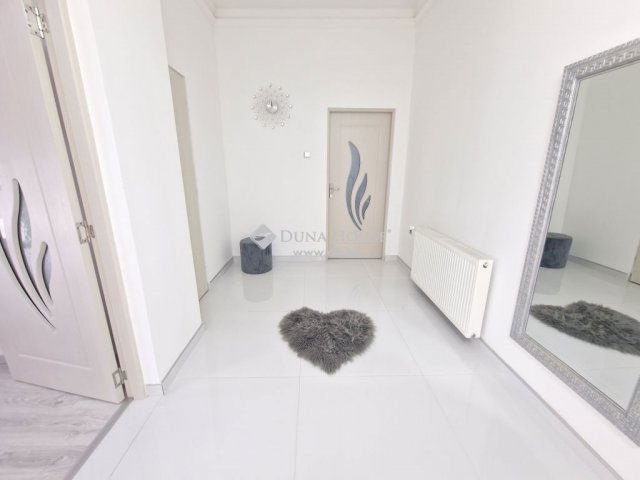 Eladó családi ház, Enyingen 86 M Ft, 7 szobás