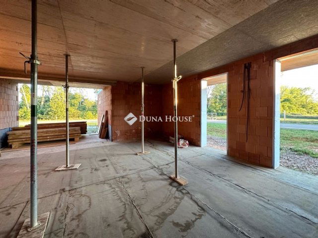 Eladó téglalakás, Kozármislenyen 81.2 M Ft, 3 szobás