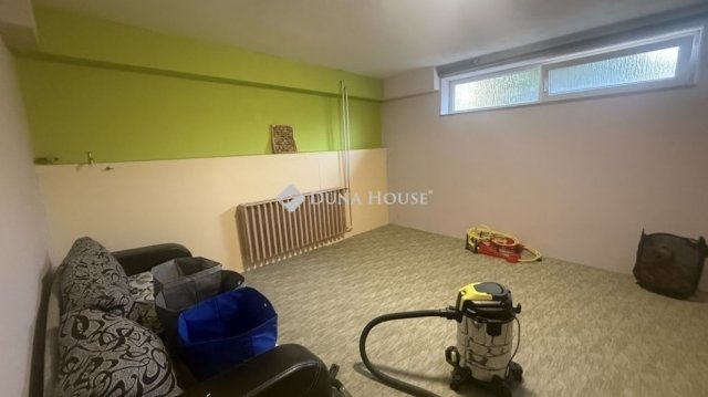 Eladó családi ház, Bükön 87.5 M Ft, 7 szobás