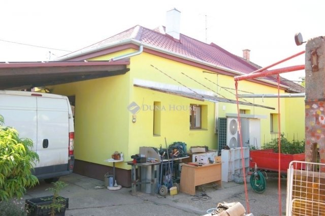 Eladó családi ház, Szegeden 79.9 M Ft, 3 szobás
