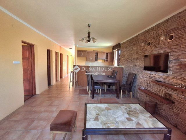 Eladó ikerház, Hajdúböszörményen 69.9 M Ft, 4 szobás