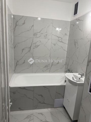 Eladó panellakás, Budapesten, XV. kerületben 55 M Ft, 2 szobás