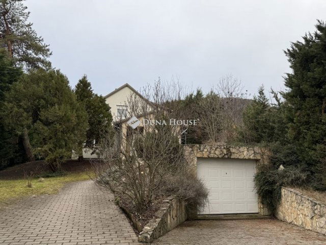 Eladó családi ház, Szentendrén 174 M Ft, 2 szobás