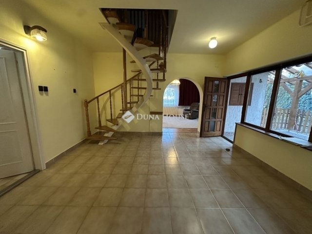 Eladó családi ház, Kecskeméten 95 M Ft, 6 szobás