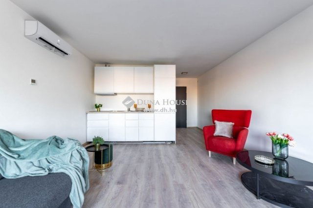 Eladó téglalakás, Budapesten, VI. kerületben 125.724 M Ft