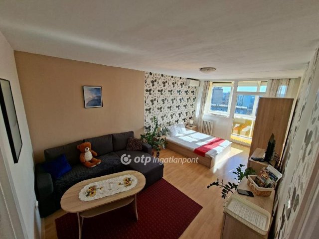 Eladó panellakás, Pécsett 46.6 M Ft, 2 szobás