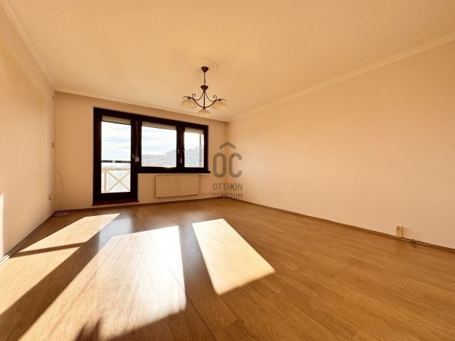 Eladó téglalakás, Győrött 75 M Ft, 3 szobás