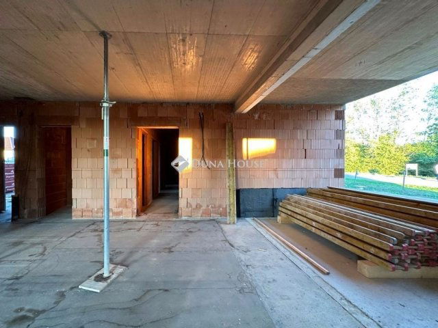 Eladó téglalakás, Kozármislenyen 81.2 M Ft, 3 szobás