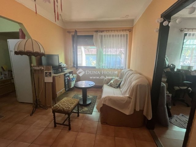 Eladó családi ház, Úrin 49.9 M Ft, 4 szobás