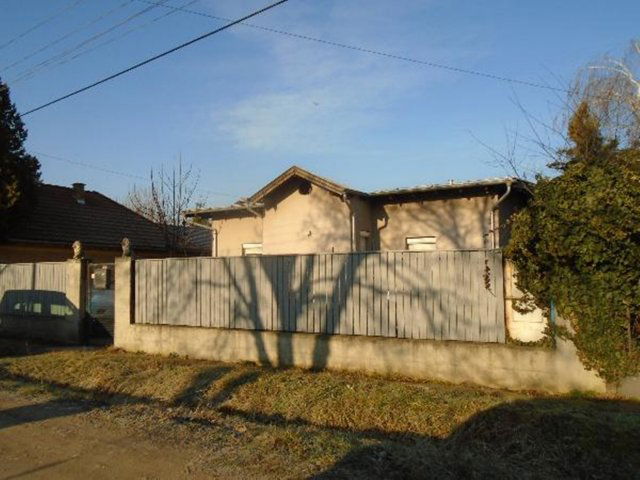 Eladó családi ház, Monorierdőn 50 M Ft, 3 szobás
