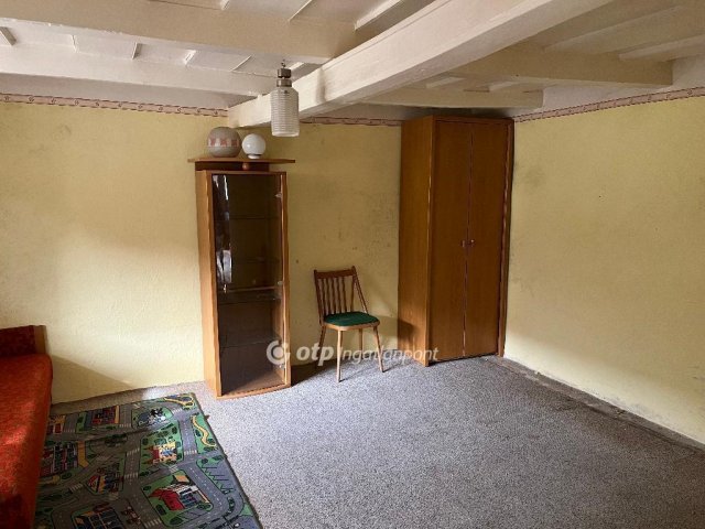 Eladó családi ház, Makláron 22.9 M Ft, 2 szobás