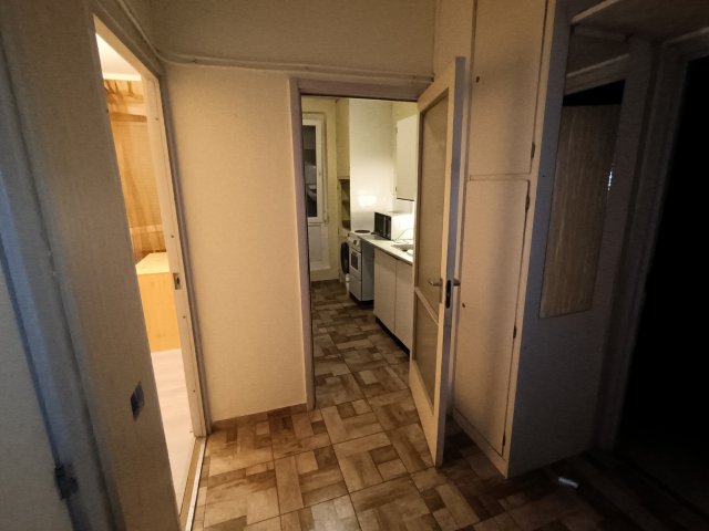 Eladó panellakás, Pécsett 38.9 M Ft, 1+1 szobás