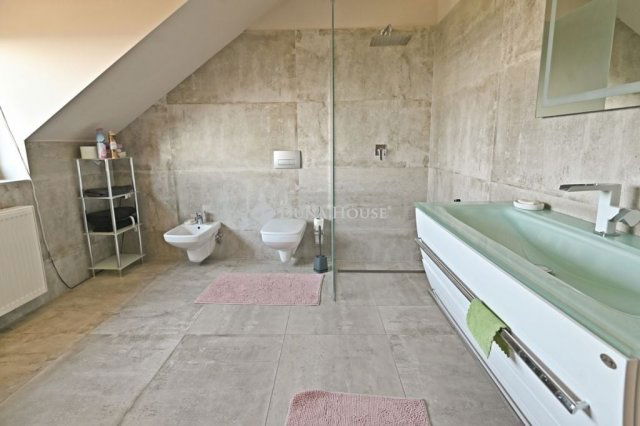 Eladó ikerház, Pécsett 179 M Ft, 4 szobás / költözzbe.hu