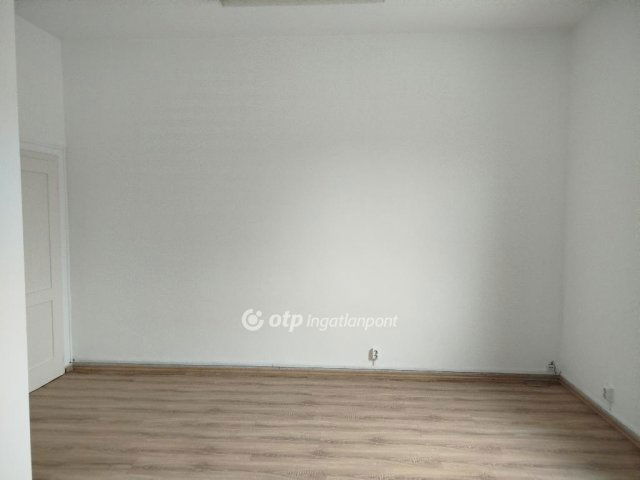 Kiadó iroda, Pécsett 65 E Ft / hó, 2 szobás