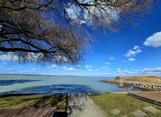 Eladó családi ház, Siófokon 290 M Ft, 11 szobás